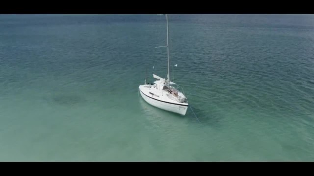 Влюбленная корейская парочка классно трахается на кровати